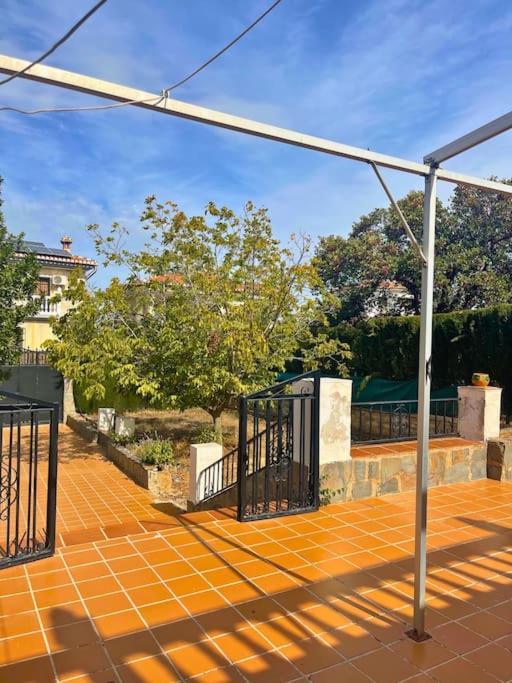 Casa Con Jardin En Ogijares Villa Kültér fotó