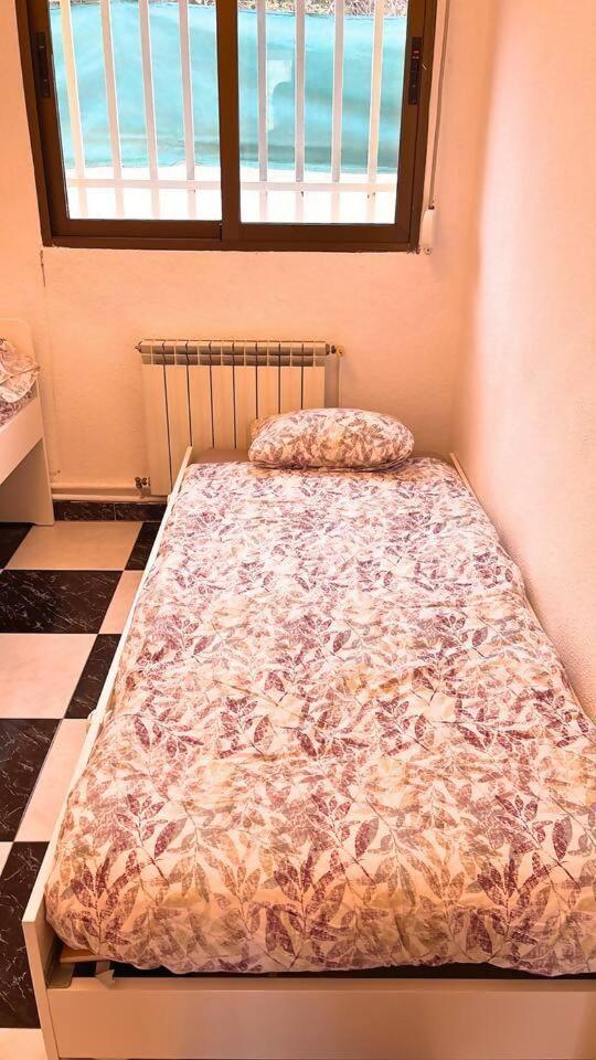 Casa Con Jardin En Ogijares Villa Kültér fotó