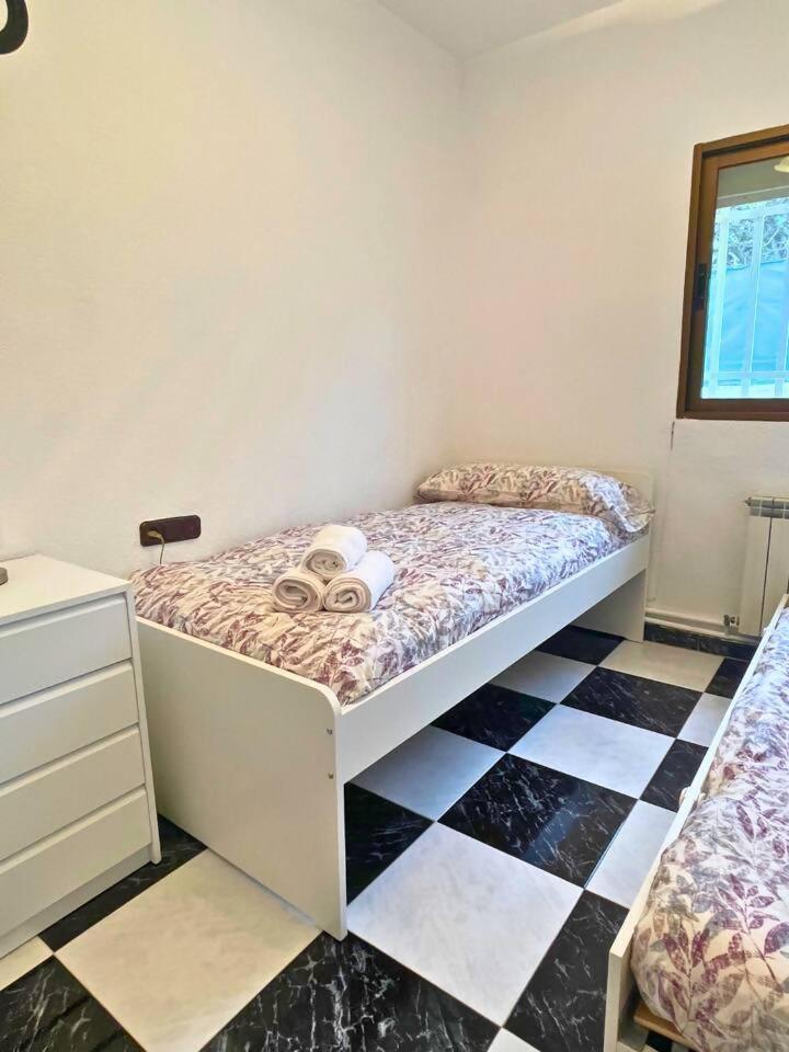 Casa Con Jardin En Ogijares Villa Kültér fotó