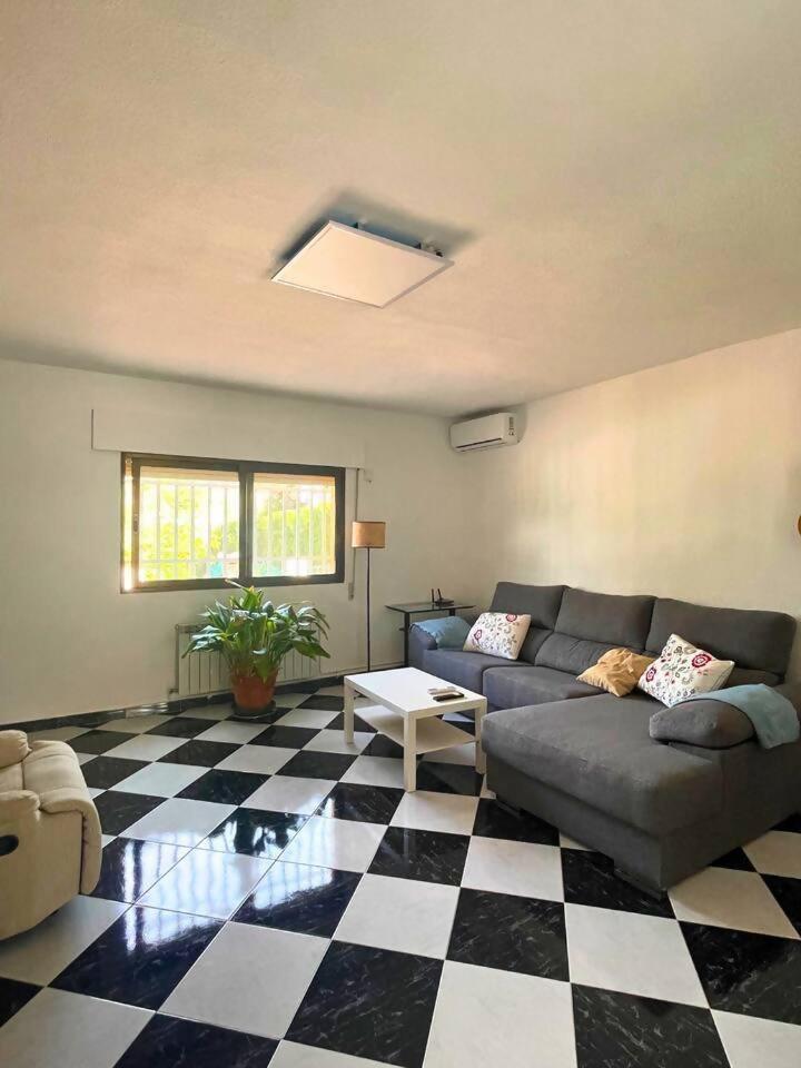 Casa Con Jardin En Ogijares Villa Kültér fotó