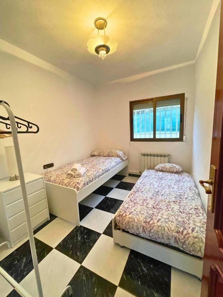Casa Con Jardin En Ogijares Villa Kültér fotó