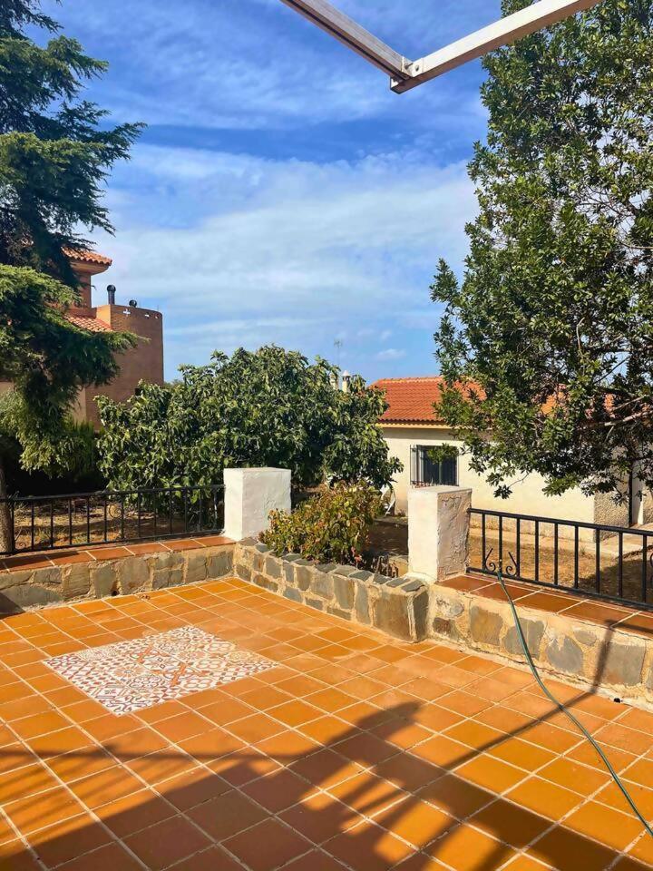 Casa Con Jardin En Ogijares Villa Kültér fotó