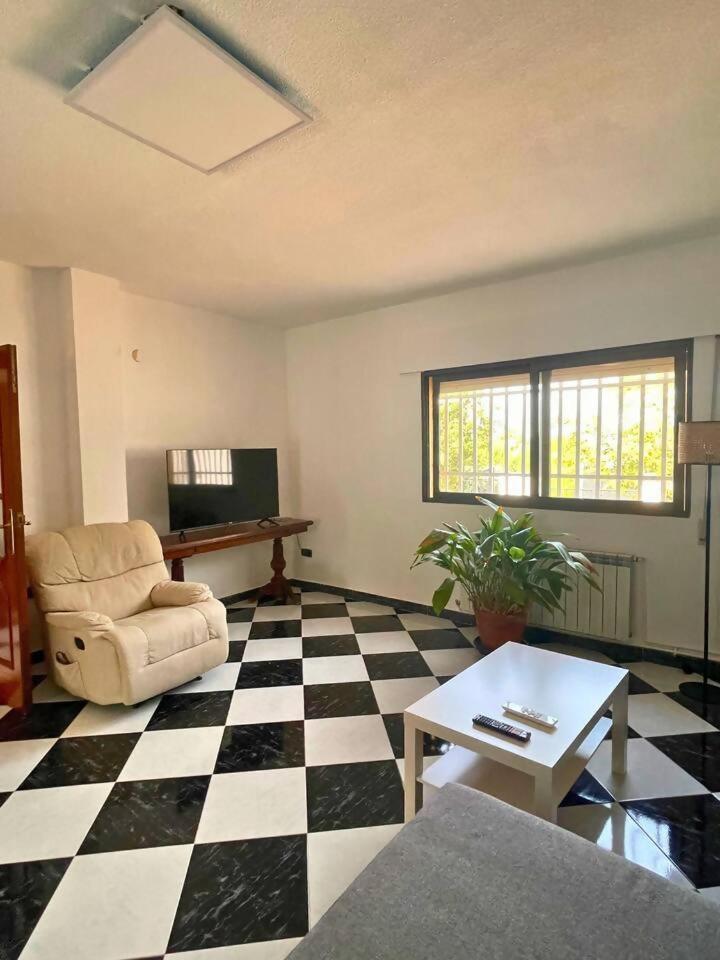Casa Con Jardin En Ogijares Villa Kültér fotó