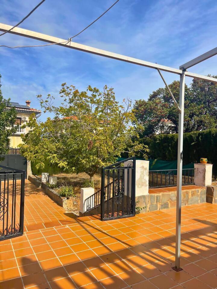 Casa Con Jardin En Ogijares Villa Kültér fotó